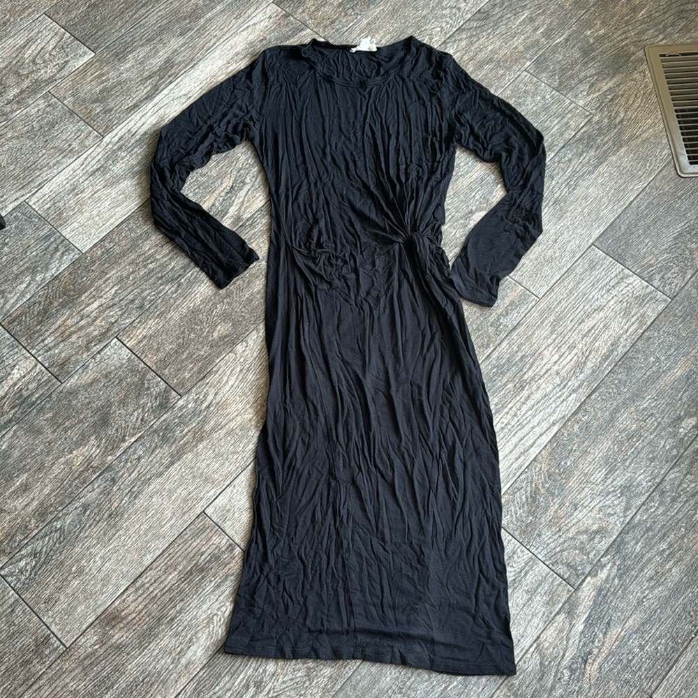 One the land black dress